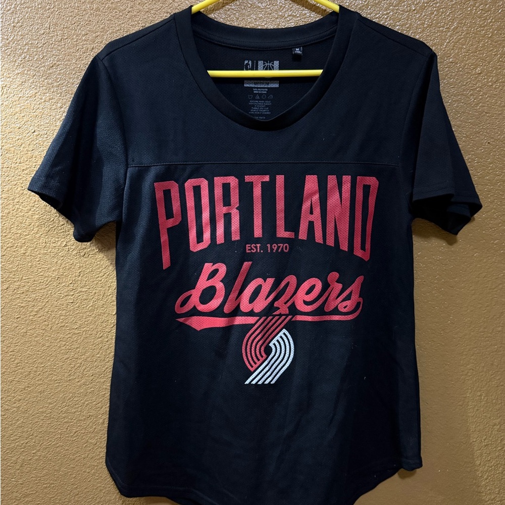 NBA Black Crew Neck Graphic Shirt with White Interior Print MESH